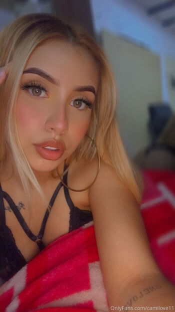 camilove11 nude photo #2