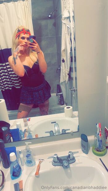 Jae / canadianbhaddiee nude photo #2