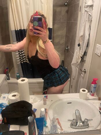 Jae / canadianbhaddiee nude photo #3