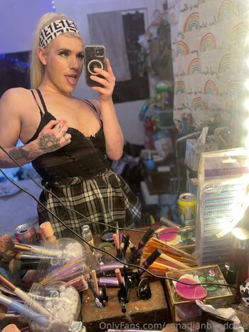 Jae / canadianbhaddiee nude photo #11