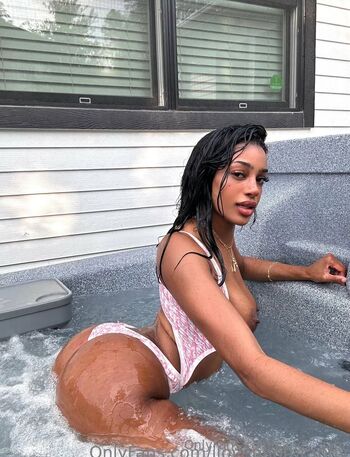 OnlyFans / candy_gabi nude photo #8