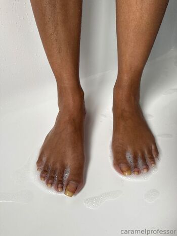 Puja FeeT ONL / caramelprofessor nude photo #17