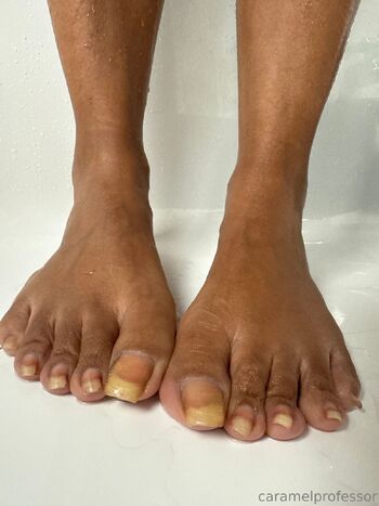 Puja FeeT ONL / caramelprofessor nude photo #19