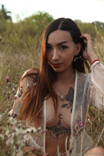 Carl / carlaaxoxo nude photo #11