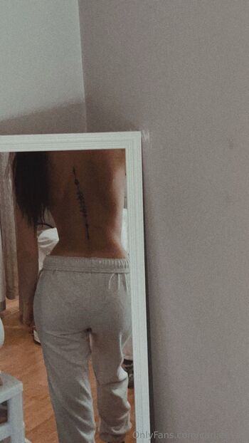 Carlie Mari / carlieevall nude photo #11