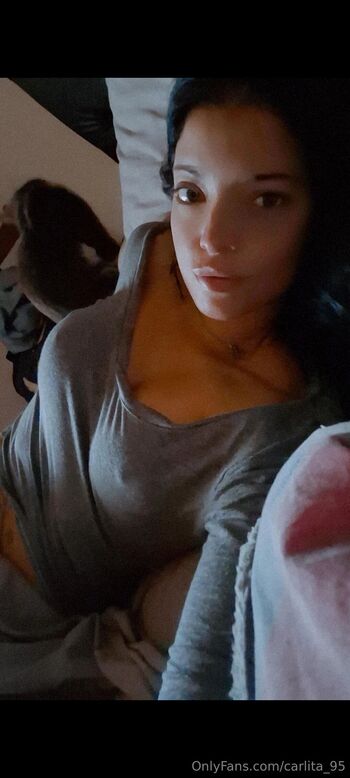 Ariel / carlita_95 nude photo #1