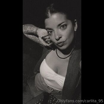 Ariel / carlita_95 nude photo #2