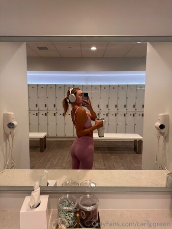 carly / carly.green nude photo #8