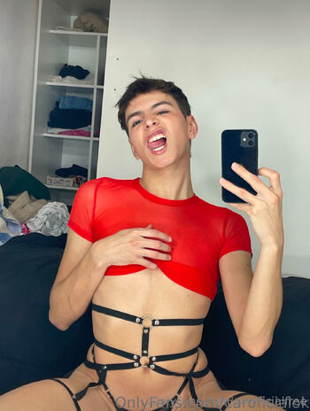 Car Fre / caroficialfree nude photo #12