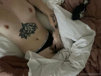 Carolin / caroliiiiine nude photo #10