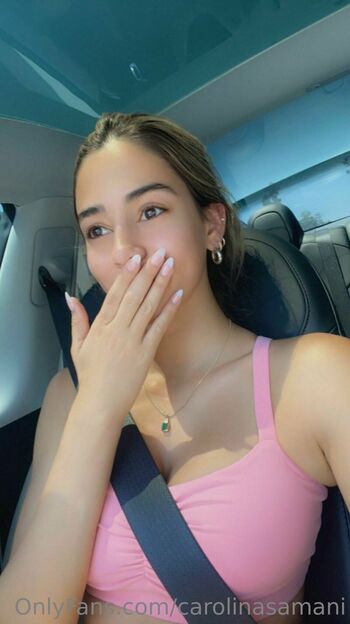 Caro / carolinasamani nude photo #8