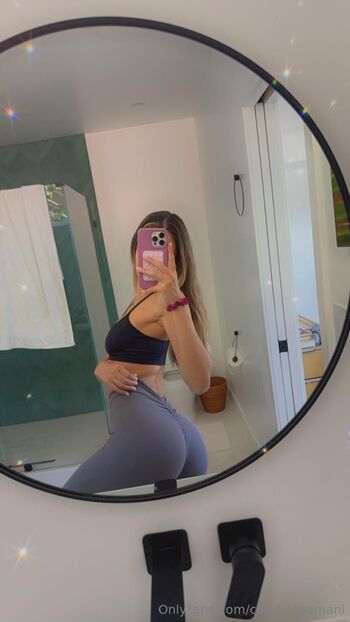 Caro / carolinasamani nude photo #29