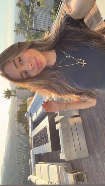 Caro / carolinasamani nude photo #50