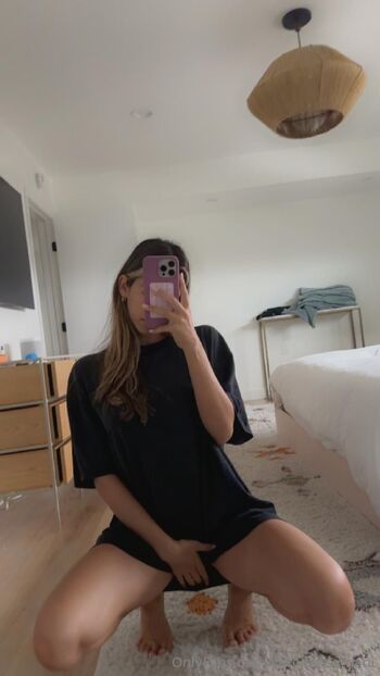 Caro / carolinasamani nude photo #52