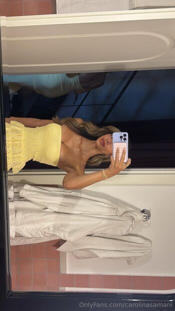 Caro / carolinasamani nude photo #65