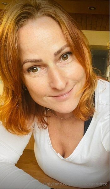 Deepthroat queenFREE pag / carolinesparkfree nude photo #8