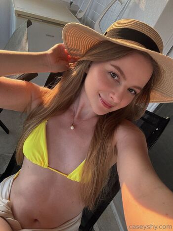 Casey / caseyshy nude photo #15