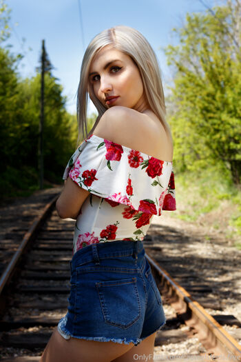 Case / casteelsfeels.free nude photo #38