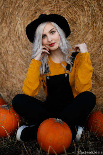 Case / casteelsfeels nude photo #36