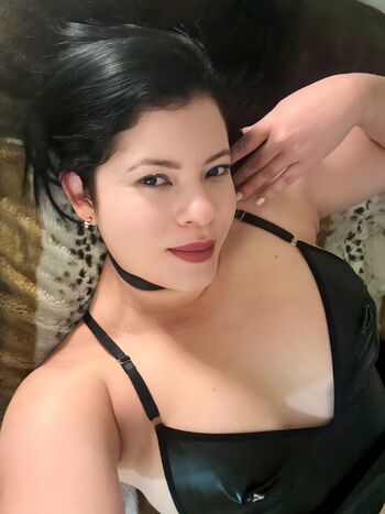 Lets play Im available now / catalinalovesfit nude photo #30