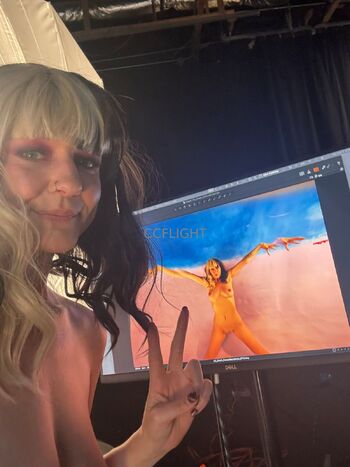 CC / ccflight nude photo #19