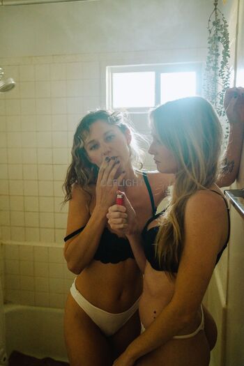 CC / ccflight nude photo #26