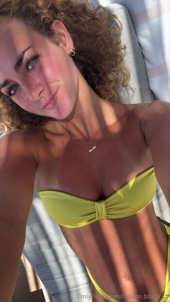 Claire Bea / cclaire.bbearxo nude photo #1