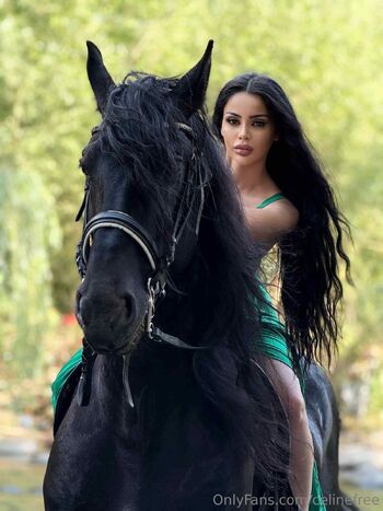𝐂𝐞𝐥𝐢𝐧𝐞 𝐍𝐚𝐲𝐚𝐧 / celinefree nude photo #11