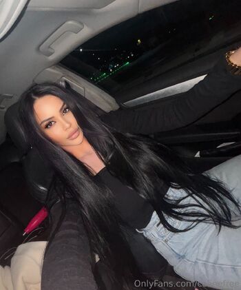 𝐂𝐞𝐥𝐢𝐧𝐞 𝐍𝐚𝐲𝐚𝐧 / celinefree nude photo #15