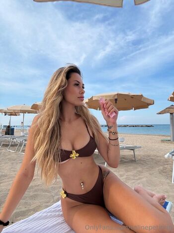 𝐶𝑒𝑙𝑖𝑛𝑒 / celinepetitvip nude photo #6