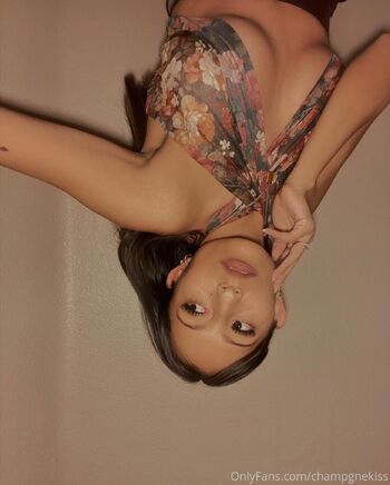 champgnekis / champgnekiss nude photo #36