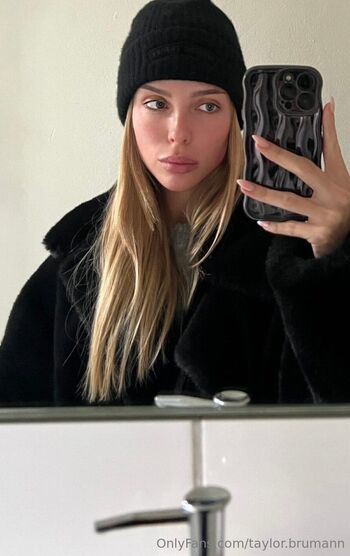 Taylor (1 Peachy GF in OF / chant4y nude photo #5