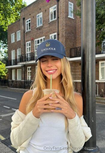 Taylor (1 Peachy GF in OF / chant4y nude photo #27