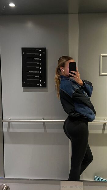 Taylor (1 Peachy GF in OF / chant4y nude photo #39