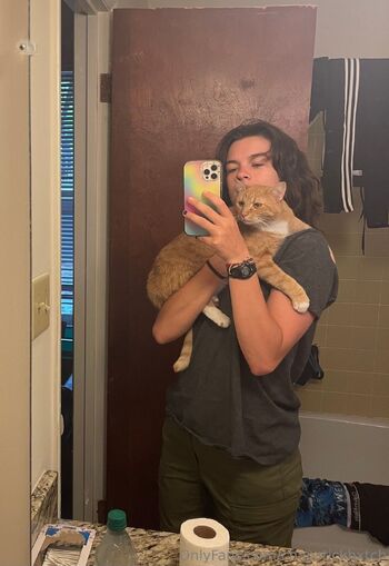 chapstickbxtch nude photo #4