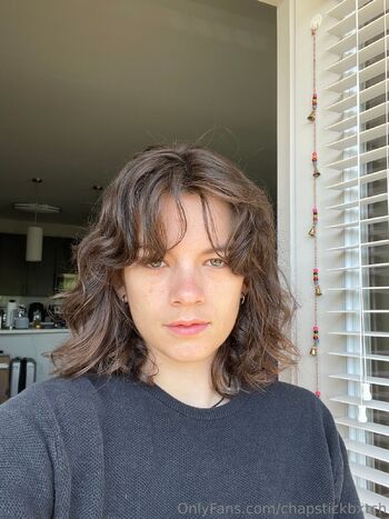 chapstickbxtch nude photo #5