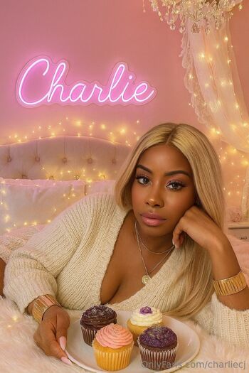 Charlie Jone / charliecj nude photo #3