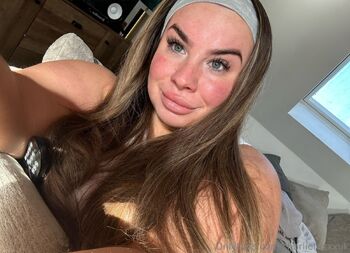 Charlie GG Explicit Feed / charliefoxxxuk nude photo #4