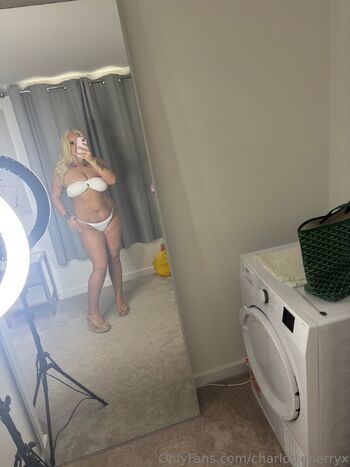 Charlotte / charlotteberryx nude photo #9