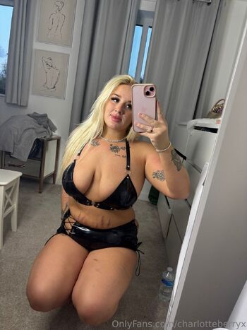 Charlotte / charlotteberryx nude photo #24