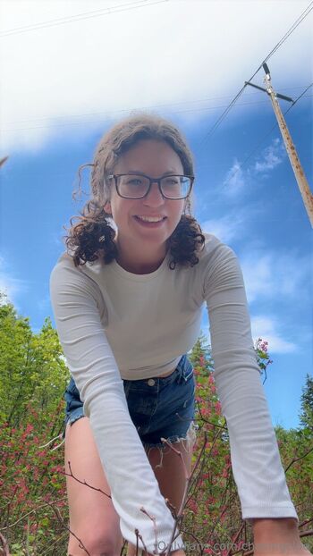 Cry Baby Abroa / chasingcloe nude photo #9