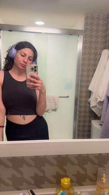 Cry Baby Abroa / chasingcloe nude photo #19