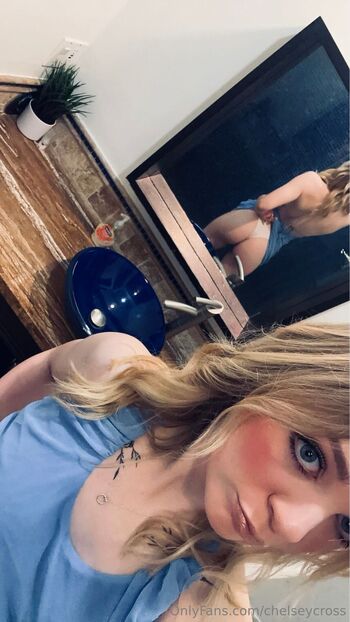 Candycrush / chelseycross / candyisbad4u nude photo #2