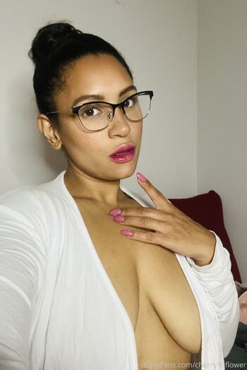 MeghanX / cherry16flower nude photo #11