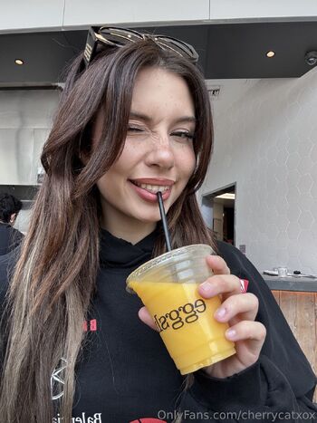 Cherrycatxo / cherrycatxox nude photo #1