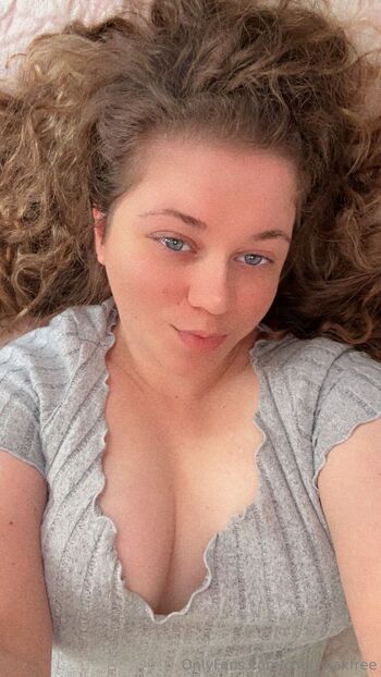 𝒞𝓊𝓇𝓋𝓎 𝒞𝒽ℯ𝓇𝓇𝓎 BDAY 810 / cherryjaxfree nude photo #6