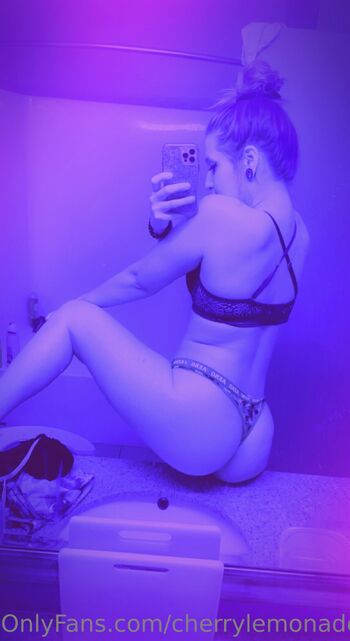 Emily / cherrylemonade22 nude photo #39