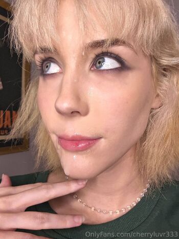 Luci Lov / cherryluvr333 nude photo #3