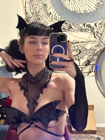 Luci Lov / cherryluvr333 nude photo #32