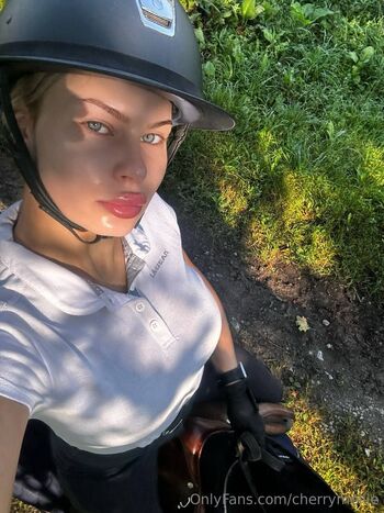 𝑀𝑒𝓁𝓁 / cherrymellie nude photo #5